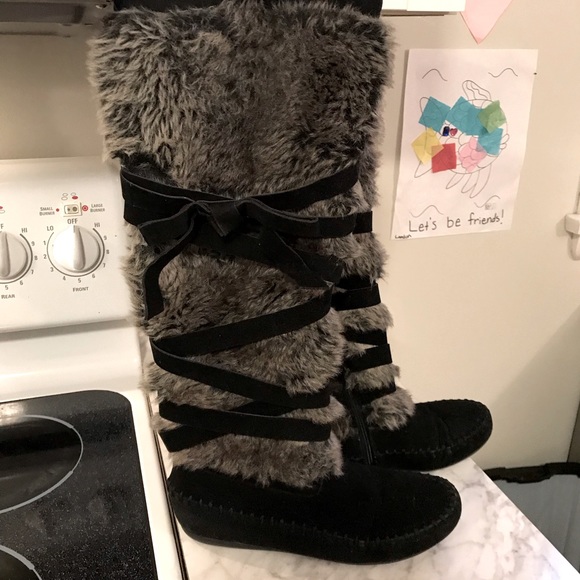 shoedazzle fuzzy boots